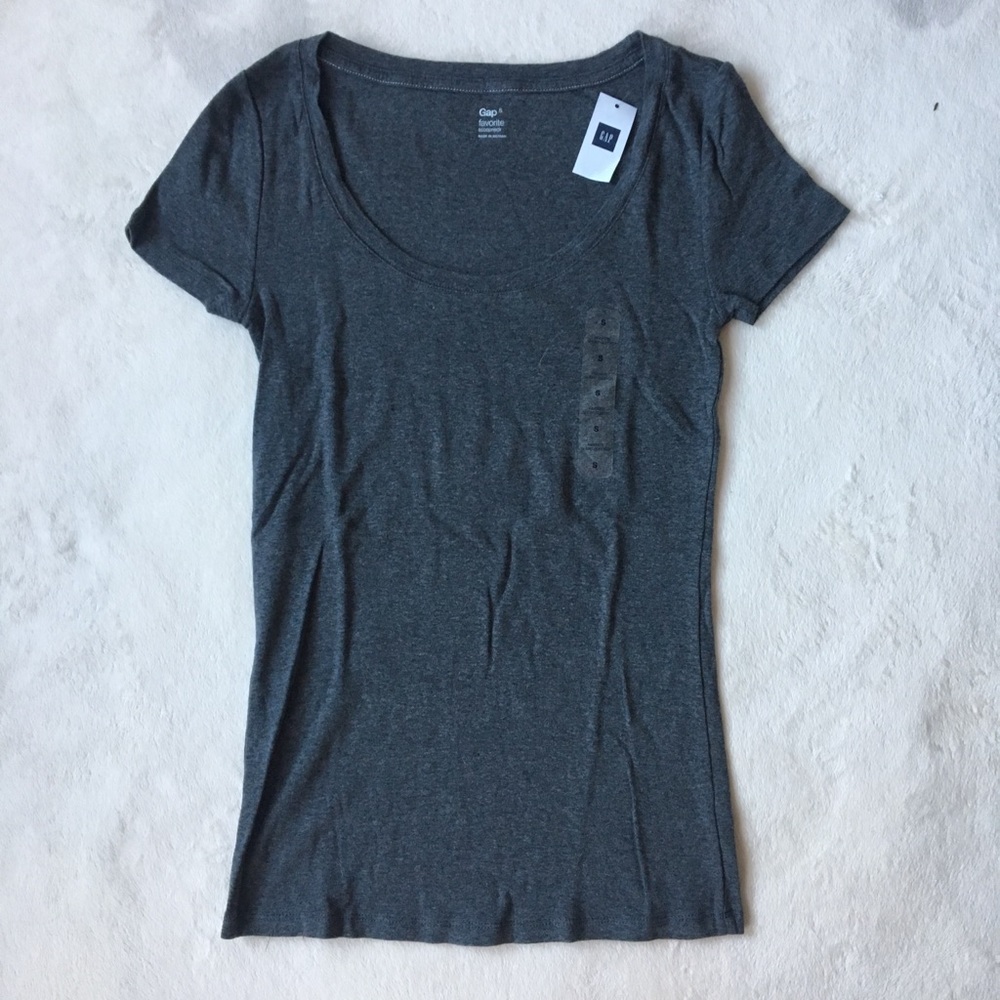 NWT Grey Gap Tshirt